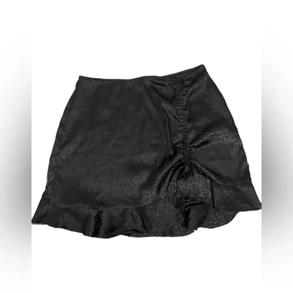 FOREVER 21 + Leopard Mini Skirt Black print 0X - Picture 1 of 4